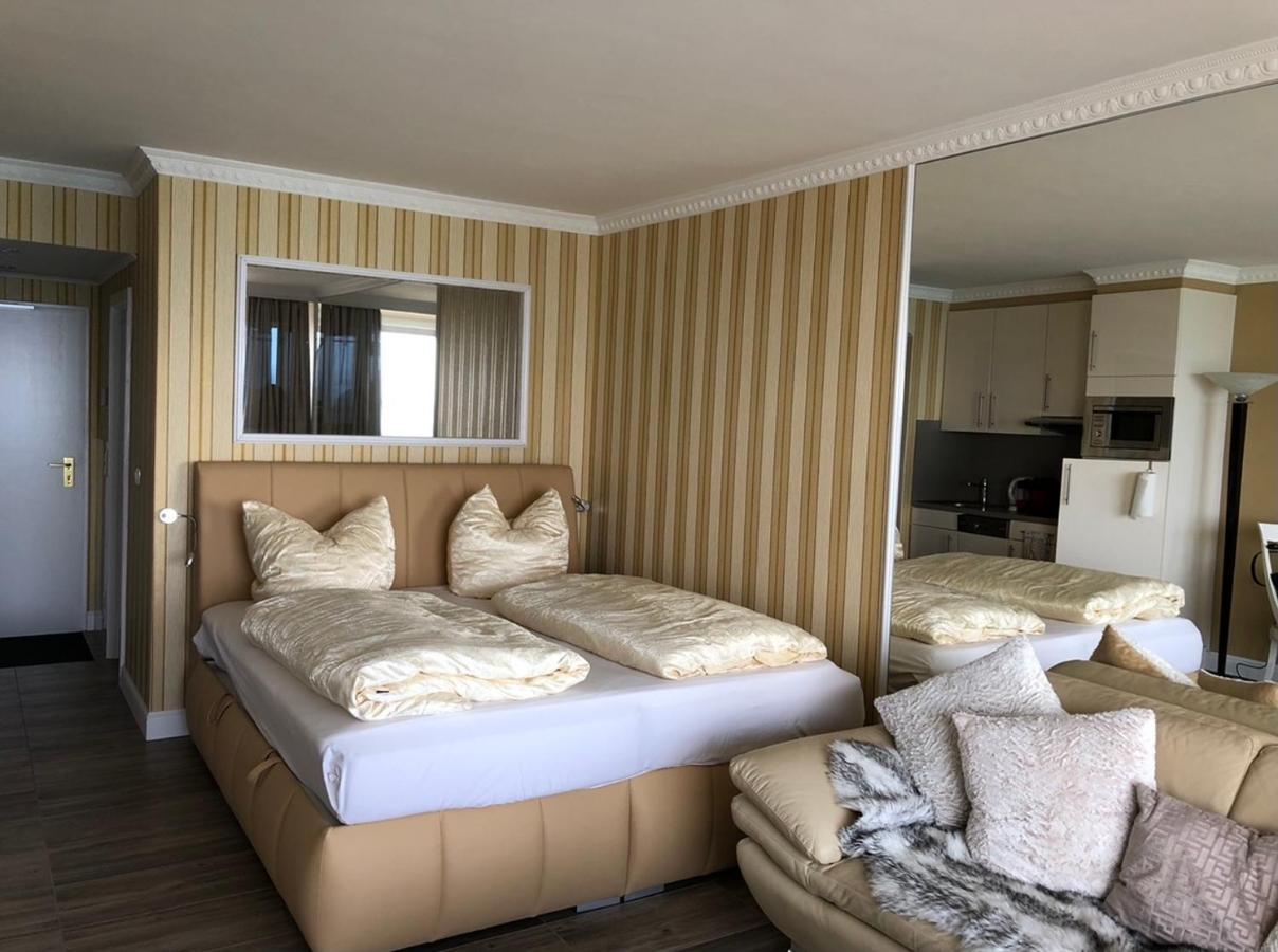 Tiffanys Ferienapartments In Der Privatresidenz Des Plaza Premium Hotel Timmendorfer Strand Exterior foto