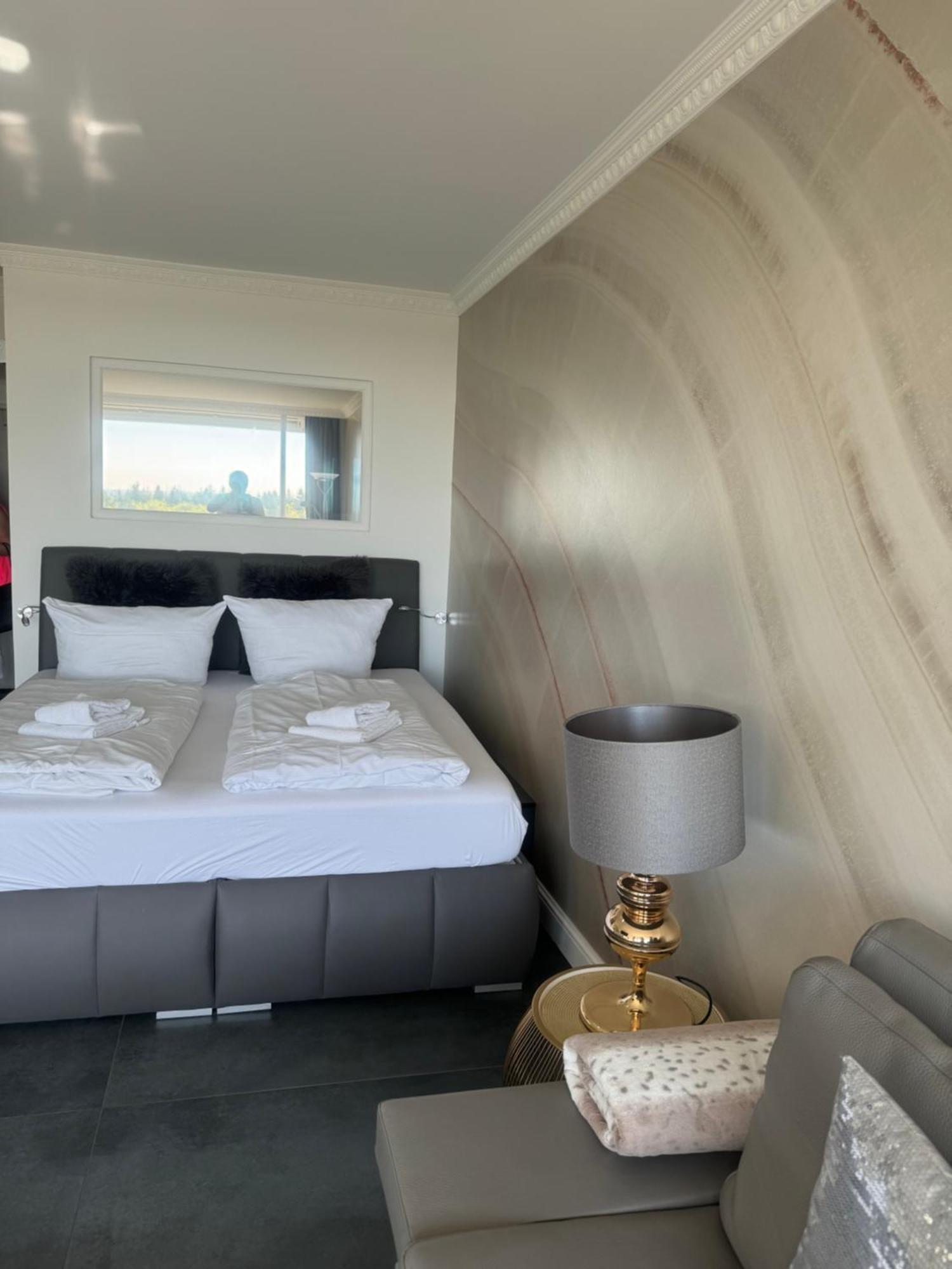 Tiffanys Ferienapartments In Der Privatresidenz Des Plaza Premium Hotel Timmendorfer Strand Exterior foto